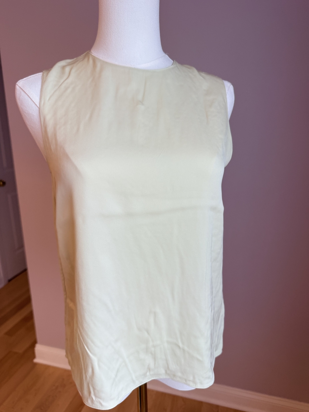 Theory Cream Sleeveless Tank Top